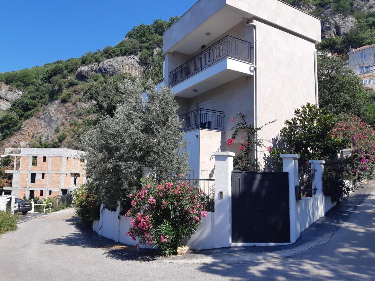 Apartments Villa Simonovic Petrovac Dış mekan fotoğraf